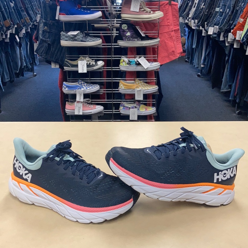 Size 7.5 Hoka Clifton 7 Athletic Shoes